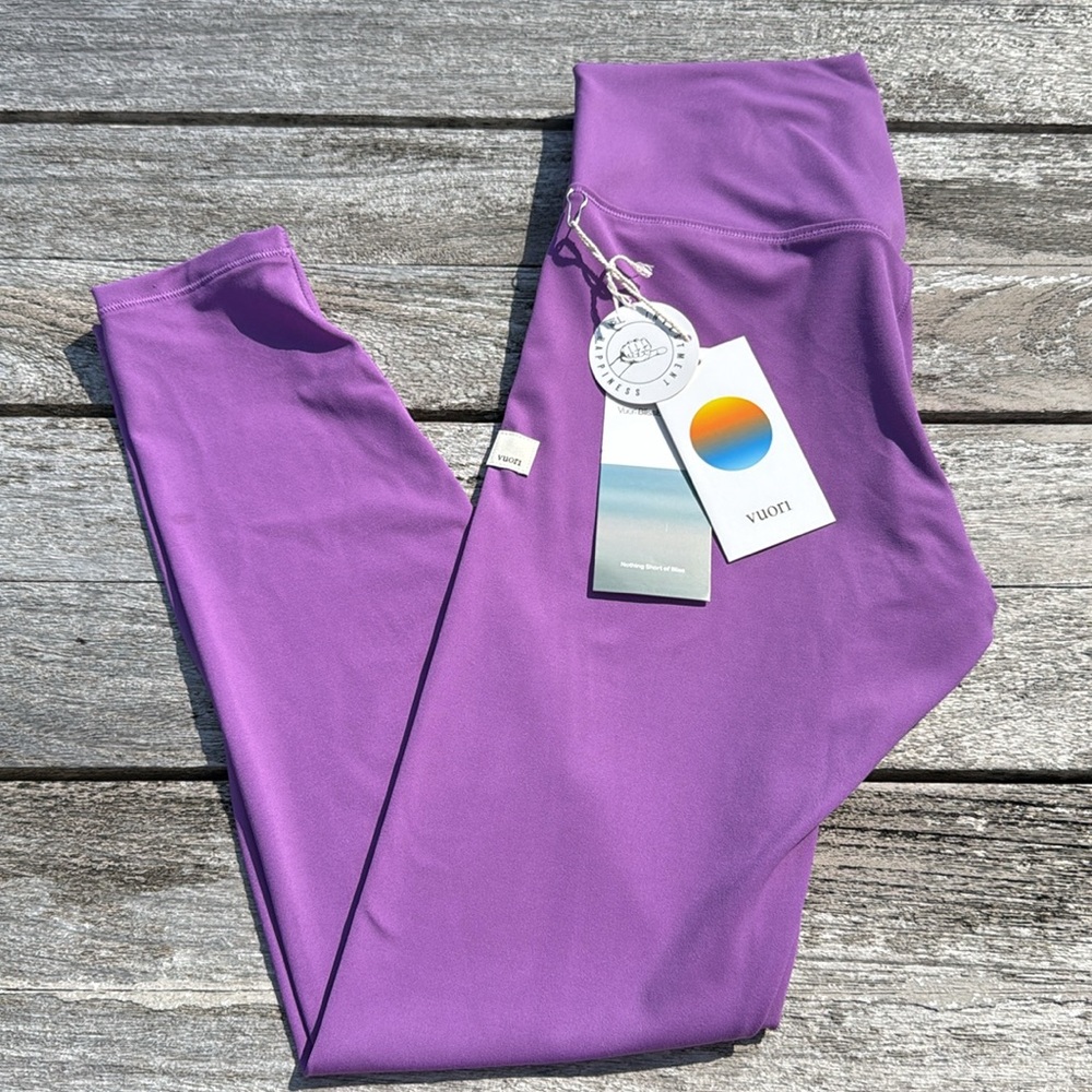 Vuori AllTheForm Legging Bright Violet Women's‎ Medium NWT 💜✨